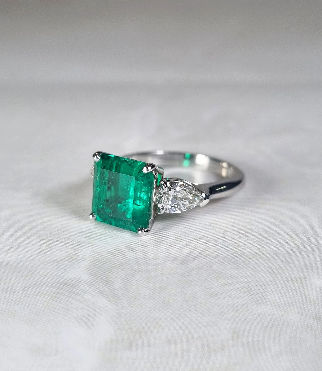 Украшение GRS GemResearch Swisslab  Кольцо с Изумрудом 3,99 ct. "Muzo Green" Colombia   