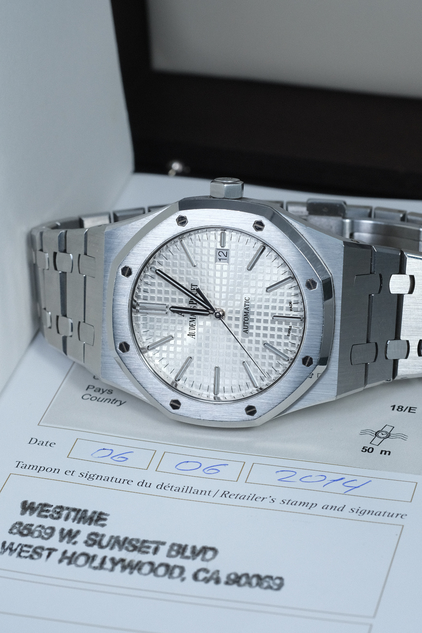 Часы Audemars Piguet  Royal Oak 41Mm White Dial  15400ST.OO.1220ST.02