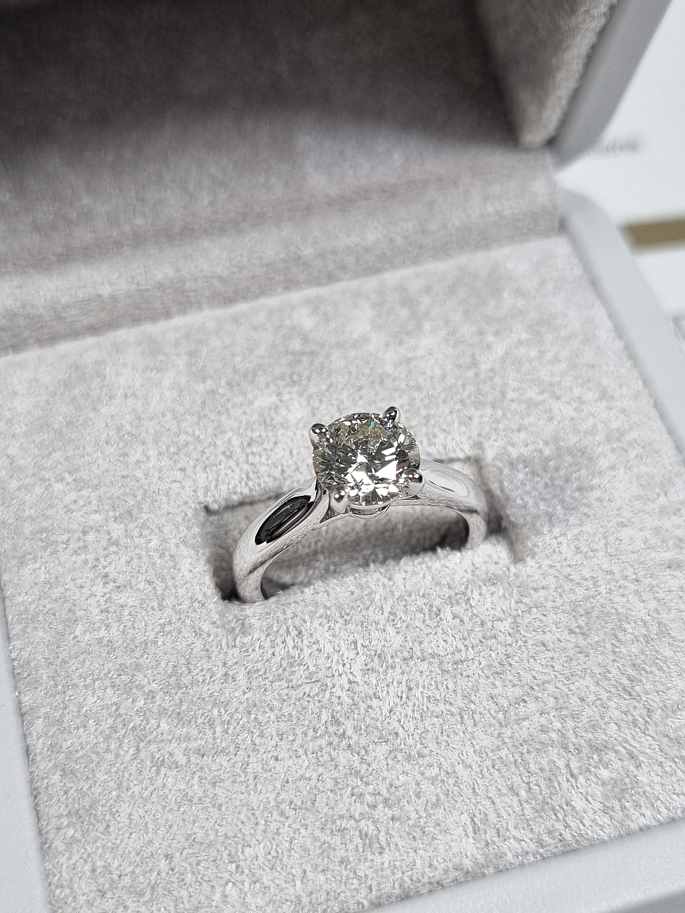 Украшение GIA  Кольцо С Бриллиантом 1,60 Ct. K/Si1 (3 Excellent)   