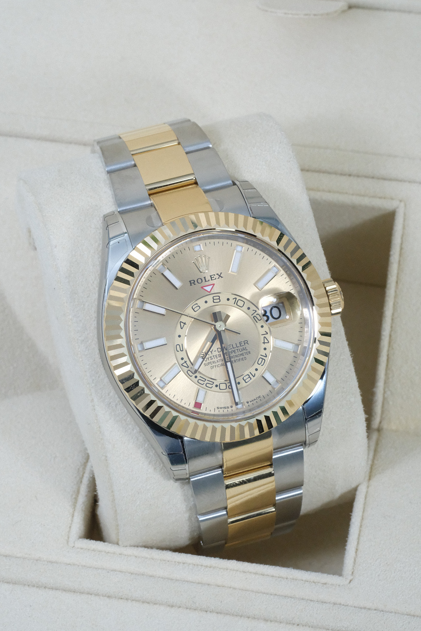 Часы Rolex  Sky-Dweller Steel & Yellow Gold Champagne Dial  336933
