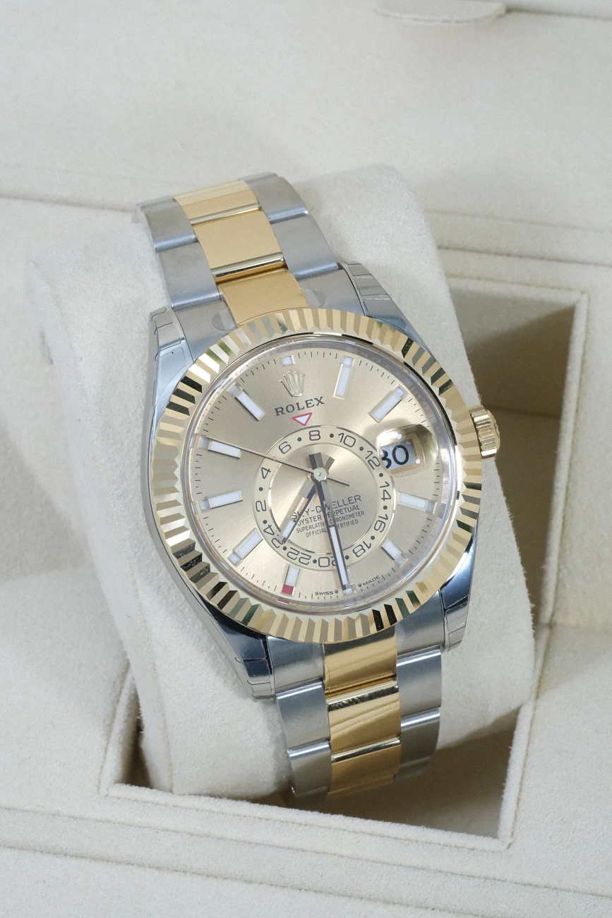 Часы Rolex  Sky-Dweller Steel &amp; Yellow Gold Champagne Dial  336933