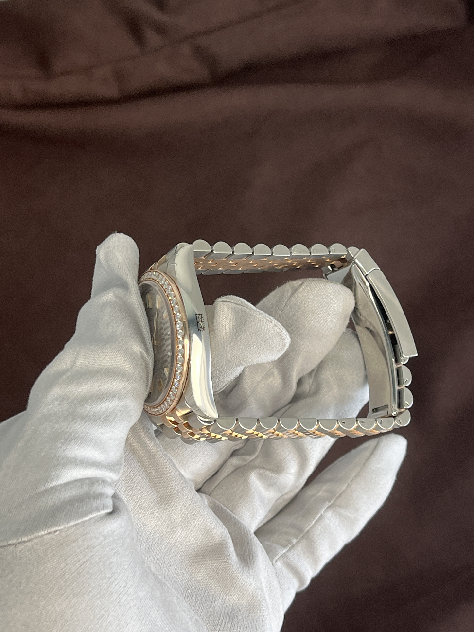 Часы Rolex  Datejust 36 Rose Gold/Steel Silver Fluted Motif Dial Diamond Bezel Jubilee Bracelet  126281RBR