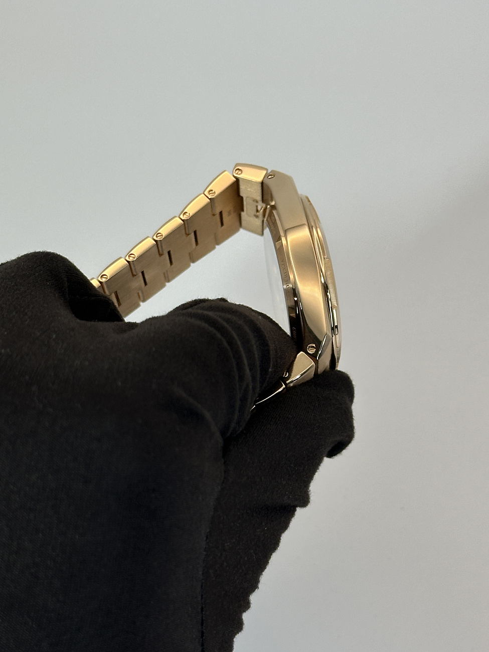 Часы Vacheron Constantin  Overseas Automatic Date Rose Gold Blue Dial 41 Mm  4500V/110R-B705