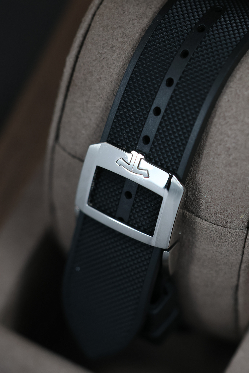 Часы Jaeger-LeCoultre  Polaris Date 42mm  Q9068650