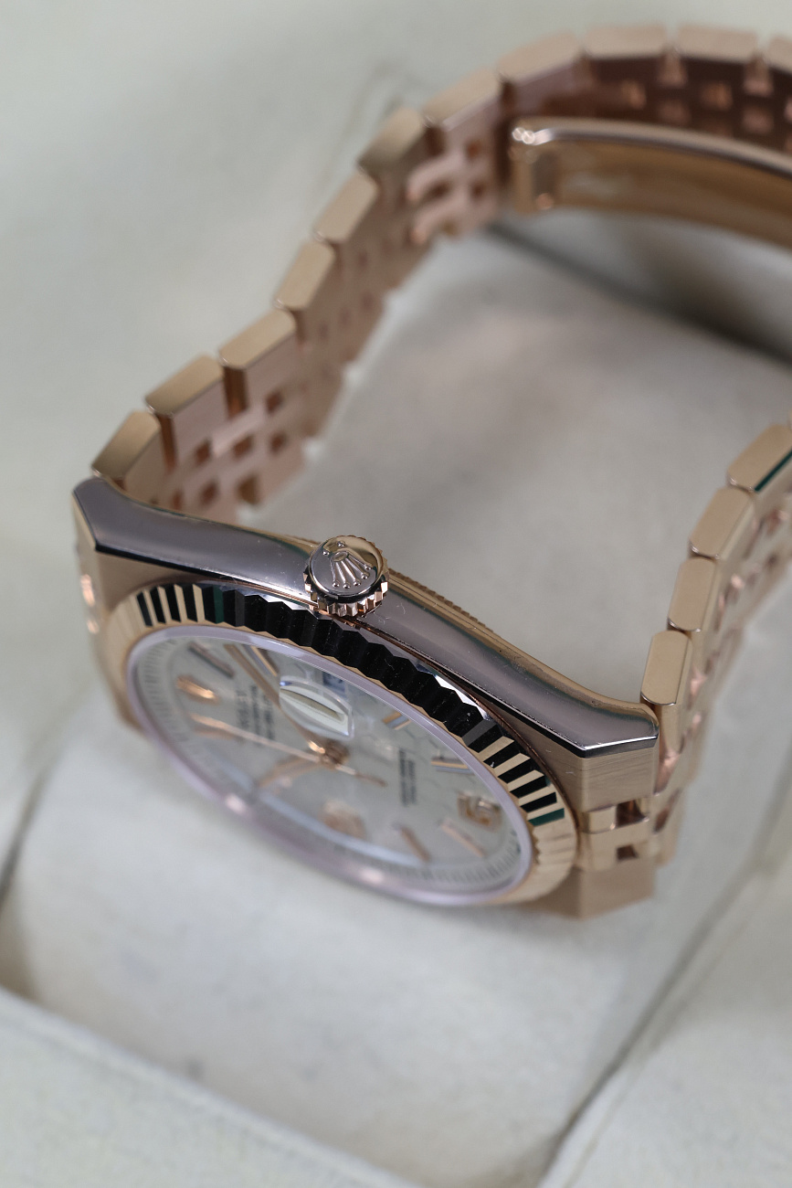 Часы Rolex  Land Dweller Rose Gold 40  127335