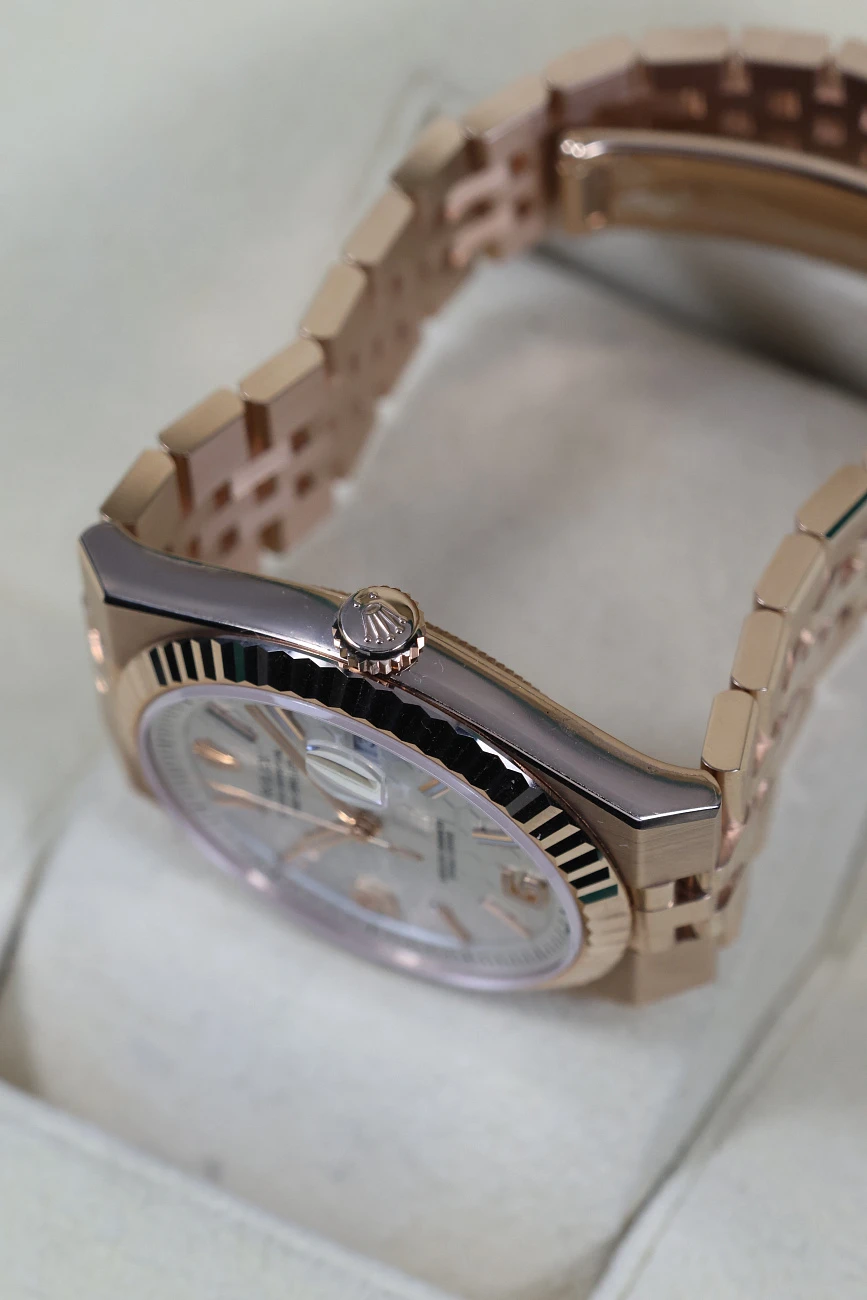 Часы Rolex  Land Dweller Rose Gold 40  127335