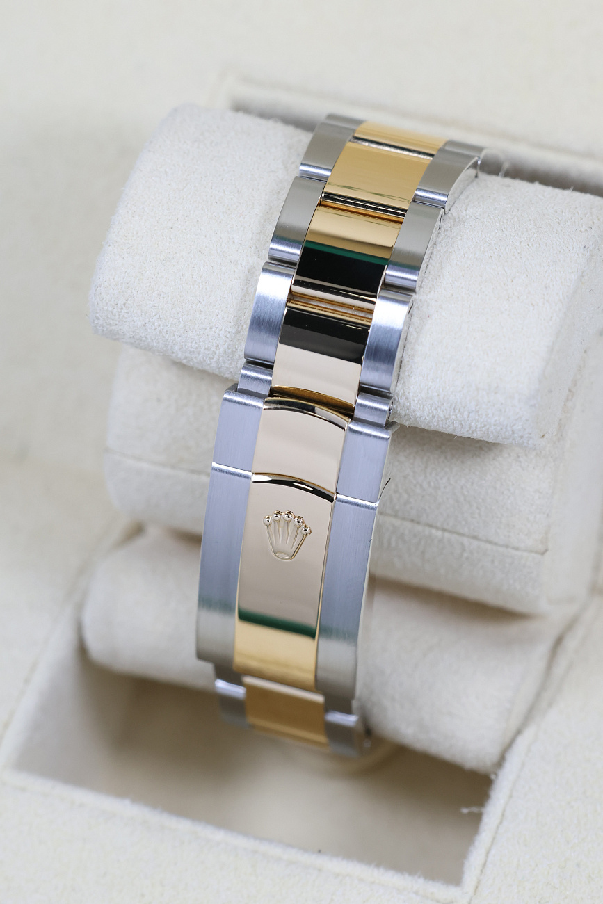 Часы Rolex  Datejust Champagne Palm Motif Dial 2023  126233