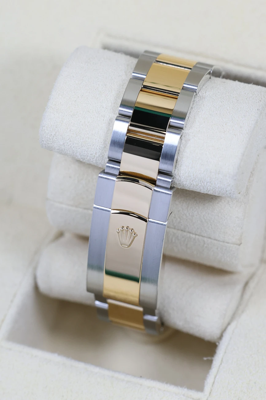 Часы Rolex  Datejust Champagne Palm Motif Dial 2023  126233