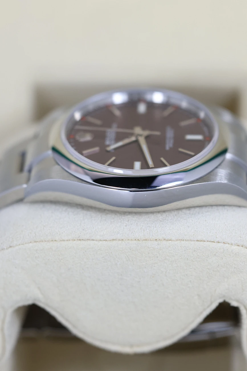 Часы Rolex  Oyster Perpetual 39Mm  114300