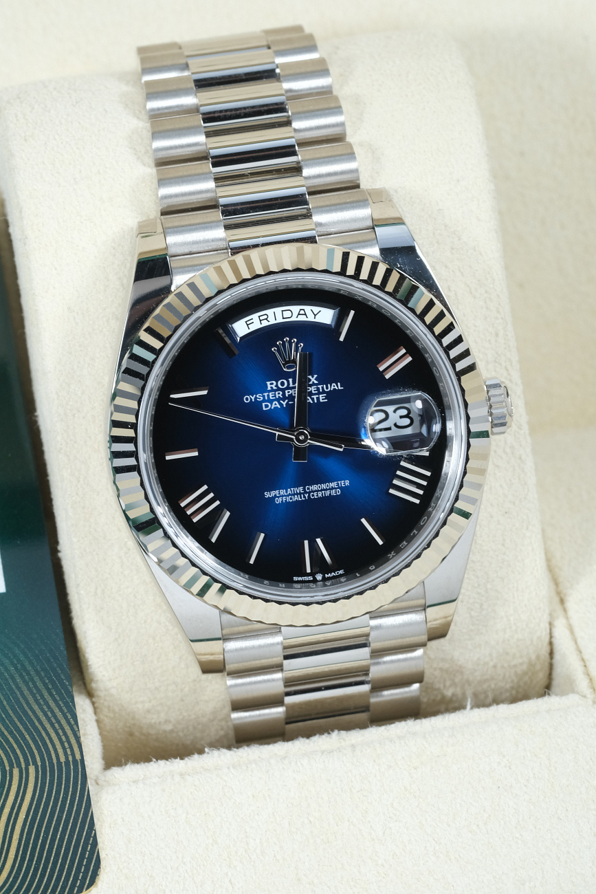 Часы Rolex  Day-Date 40Mm Blue Ombre Dial  228239