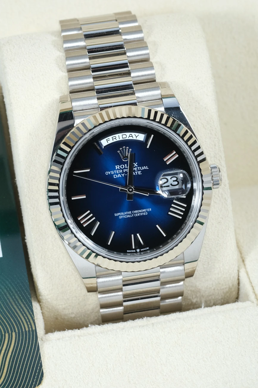 Часы Rolex  Day-Date 40Mm Blue Ombre Dial  228239