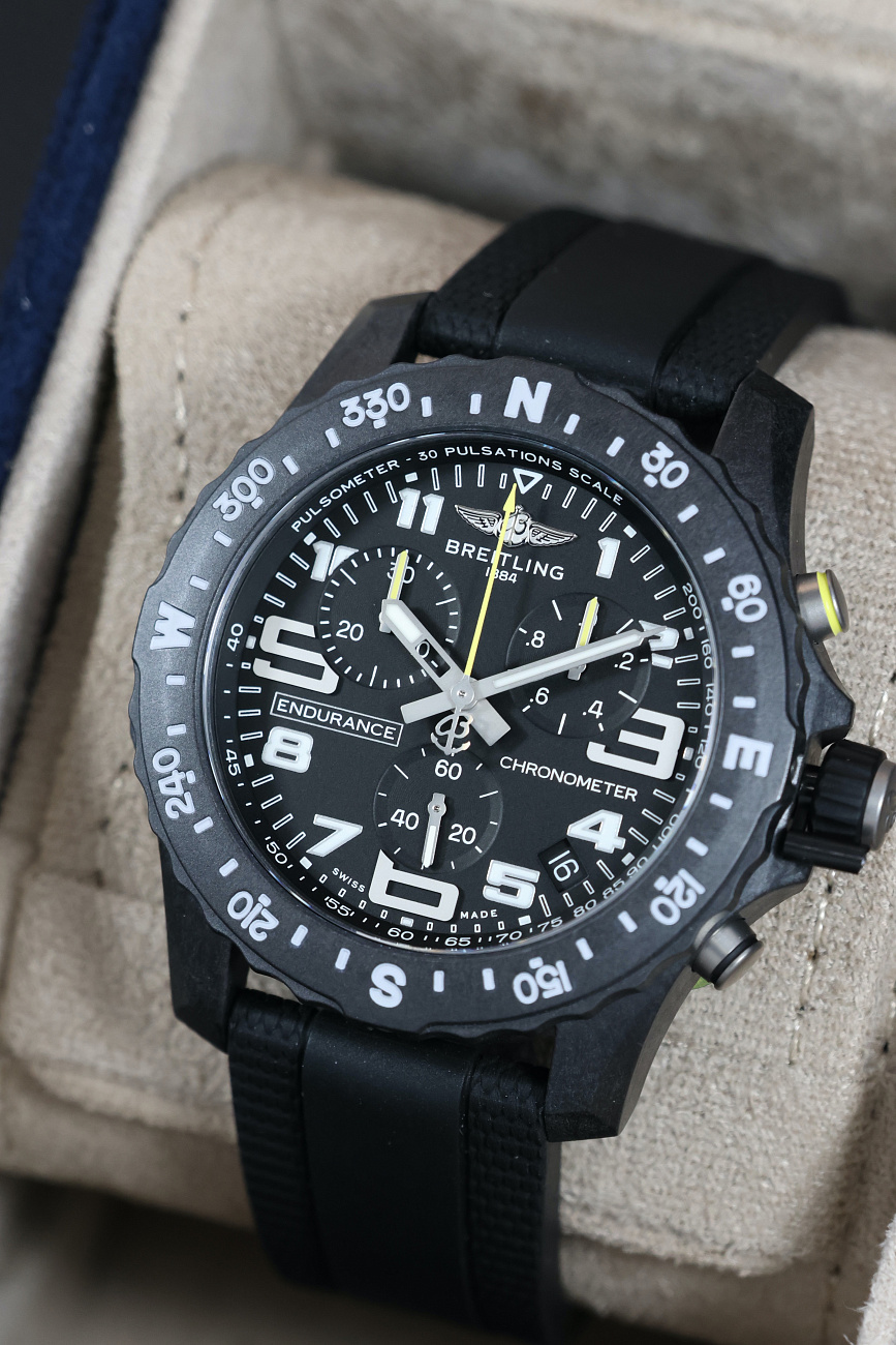 Часы Breitling  Endurance Pro Breitlight®  X82310E51B1S2