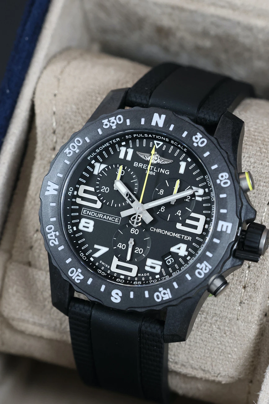 Часы Breitling  Endurance Pro Breitlight®  X82310E51B1S2