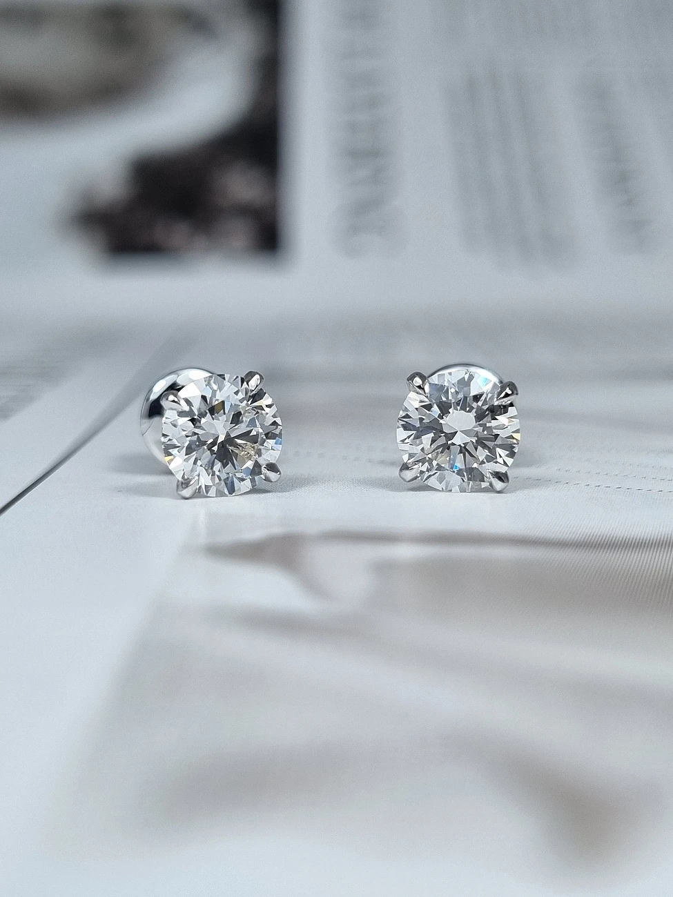 Украшение GIA  Серьги 1,00/1,00 ct. H/VS1 (3 Excellent) Round Diamonds   