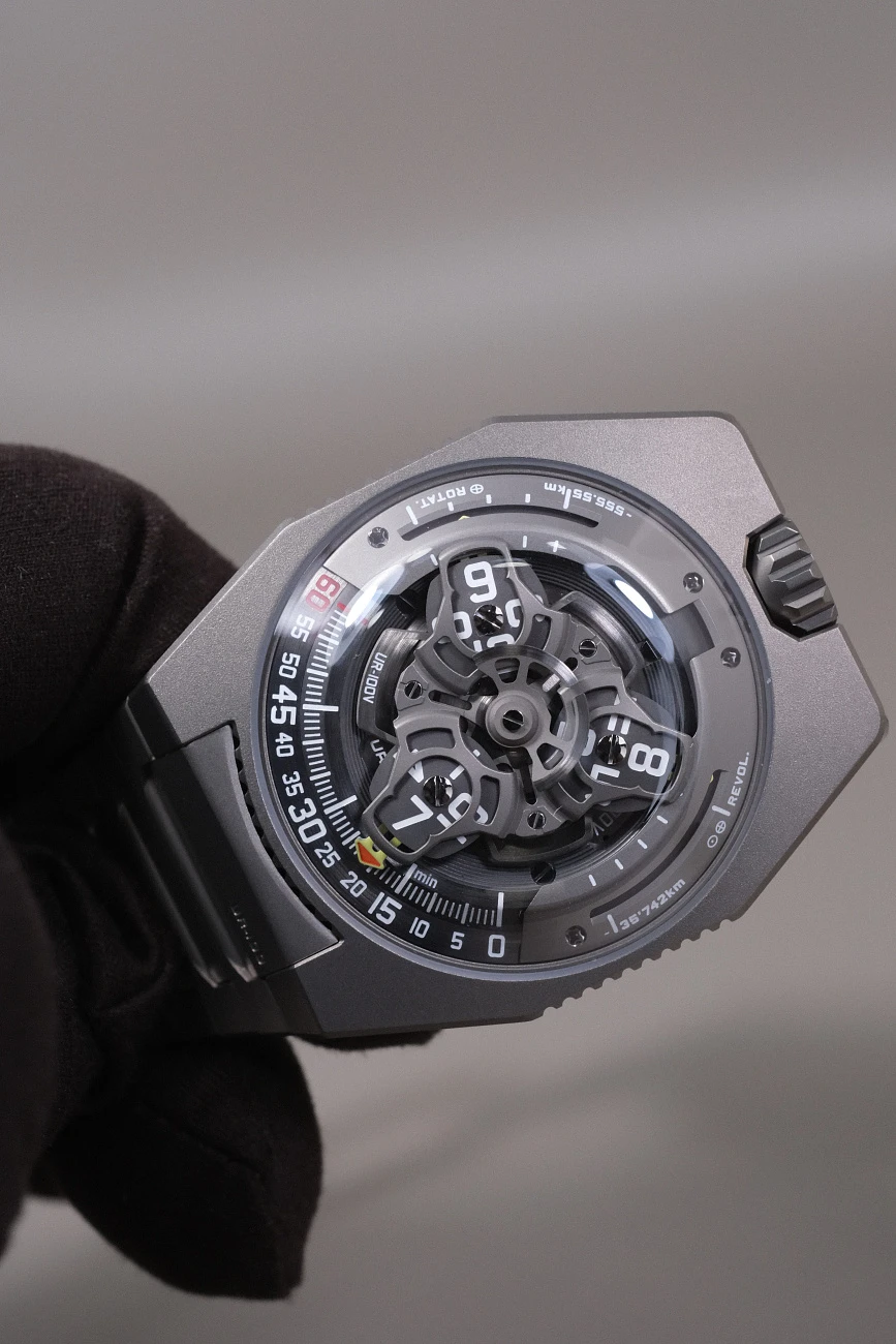 Часы Urwerk  Urwerk Ur-100V Magic T  UR-100 V Magic T