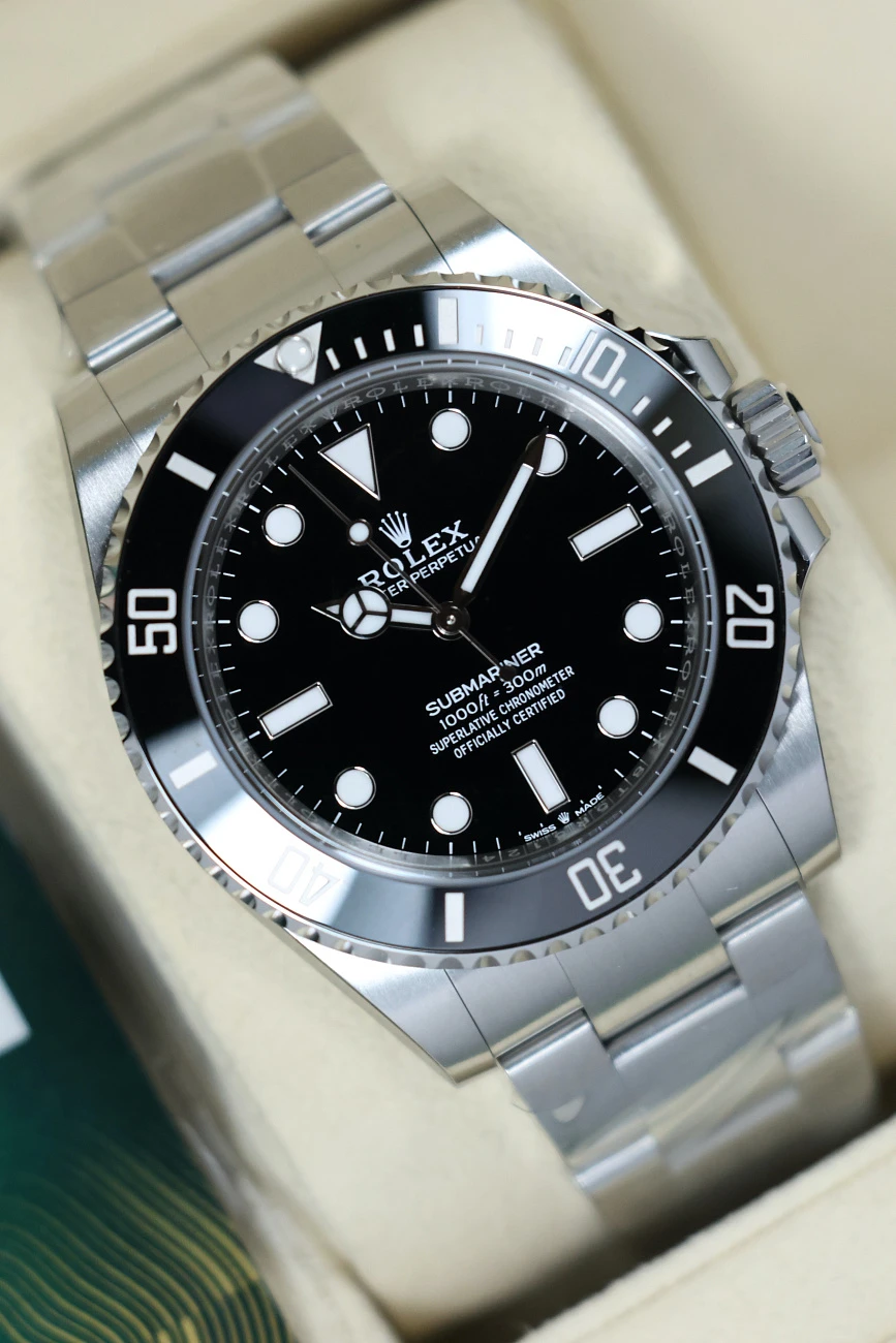 Часы Rolex  Submariner No Date Steel  124060