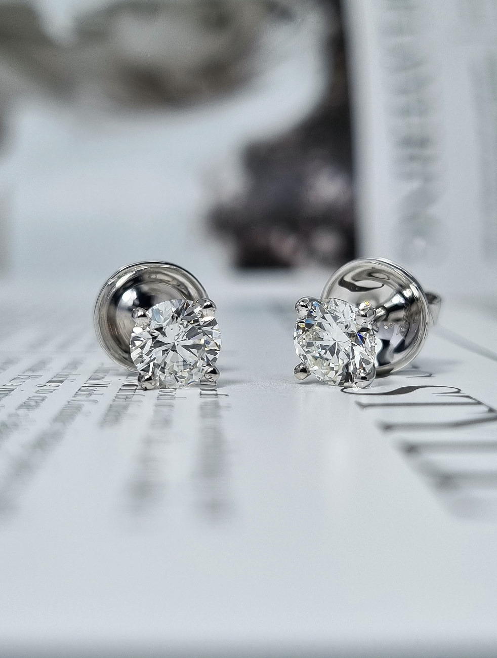 Украшение NO NAME  Серьги 1,04/1,04 Ct. J/Vs1 (3 Excellent)   