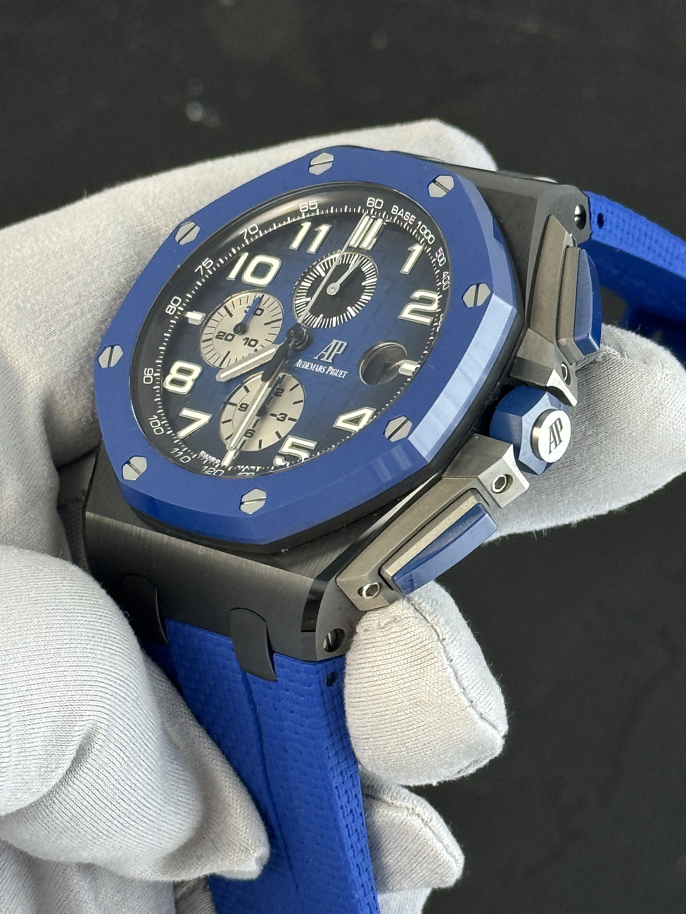 Часы Audemars Piguet  Royal Oak Offshore Chronograph 44Mm Ceramic  26405CE.OO.A030CA.01