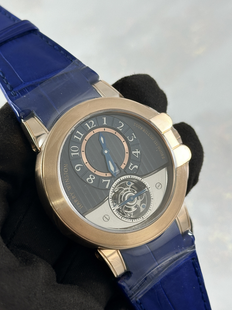 Harry Winston в наличии в Москве в &quot;Мануфактуре&quot;! 