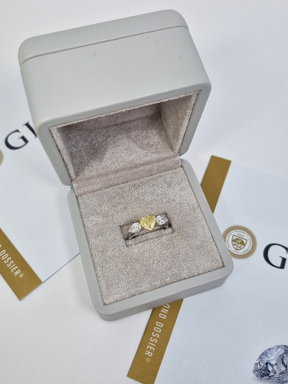 Украшение NO NAME  Кольцо С Бриллиантом 1,50 Ct. Fancy Yellow/Vs1   