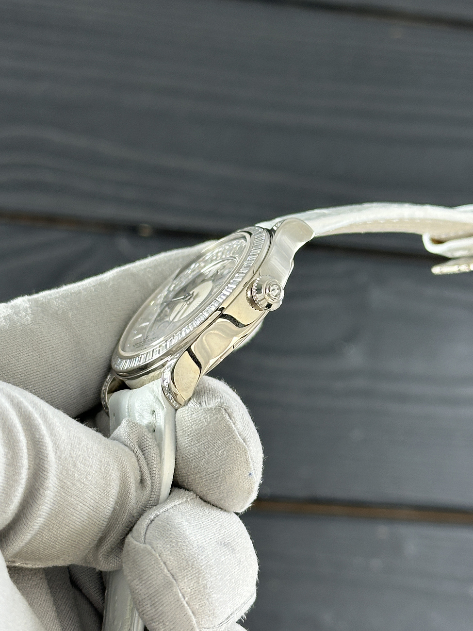 Часы Jaeger-LeCoultre  Master Twinkling Diamonds  Q1203402 158.3.60.S