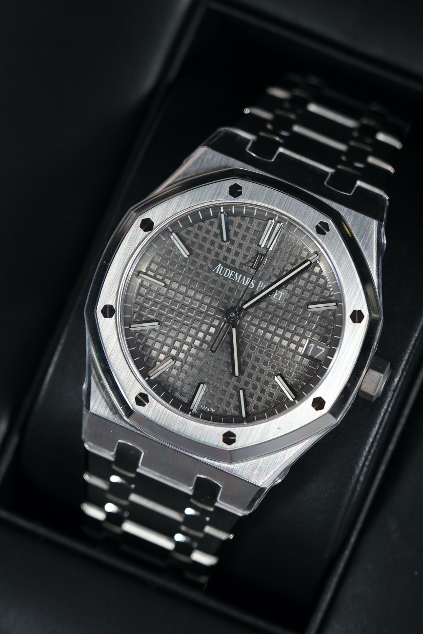 Часы Audemars Piguet  Royal Oak 41Mm Grey Dial  15500ST.OO.1220ST.02