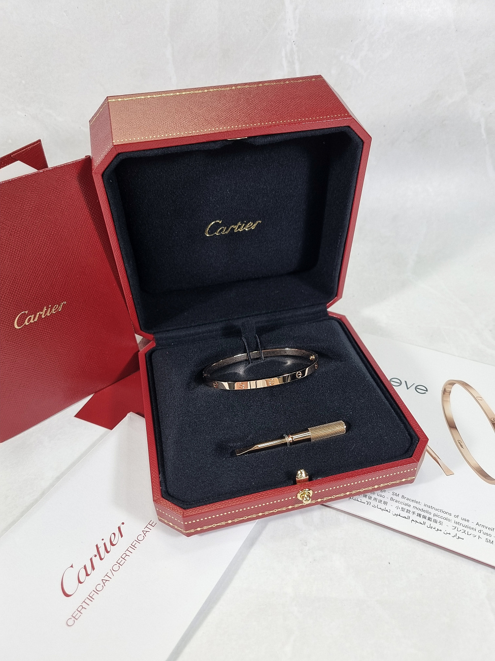 Cartier в наличии в Москве в &quot;Мануфактуре&quot;! 