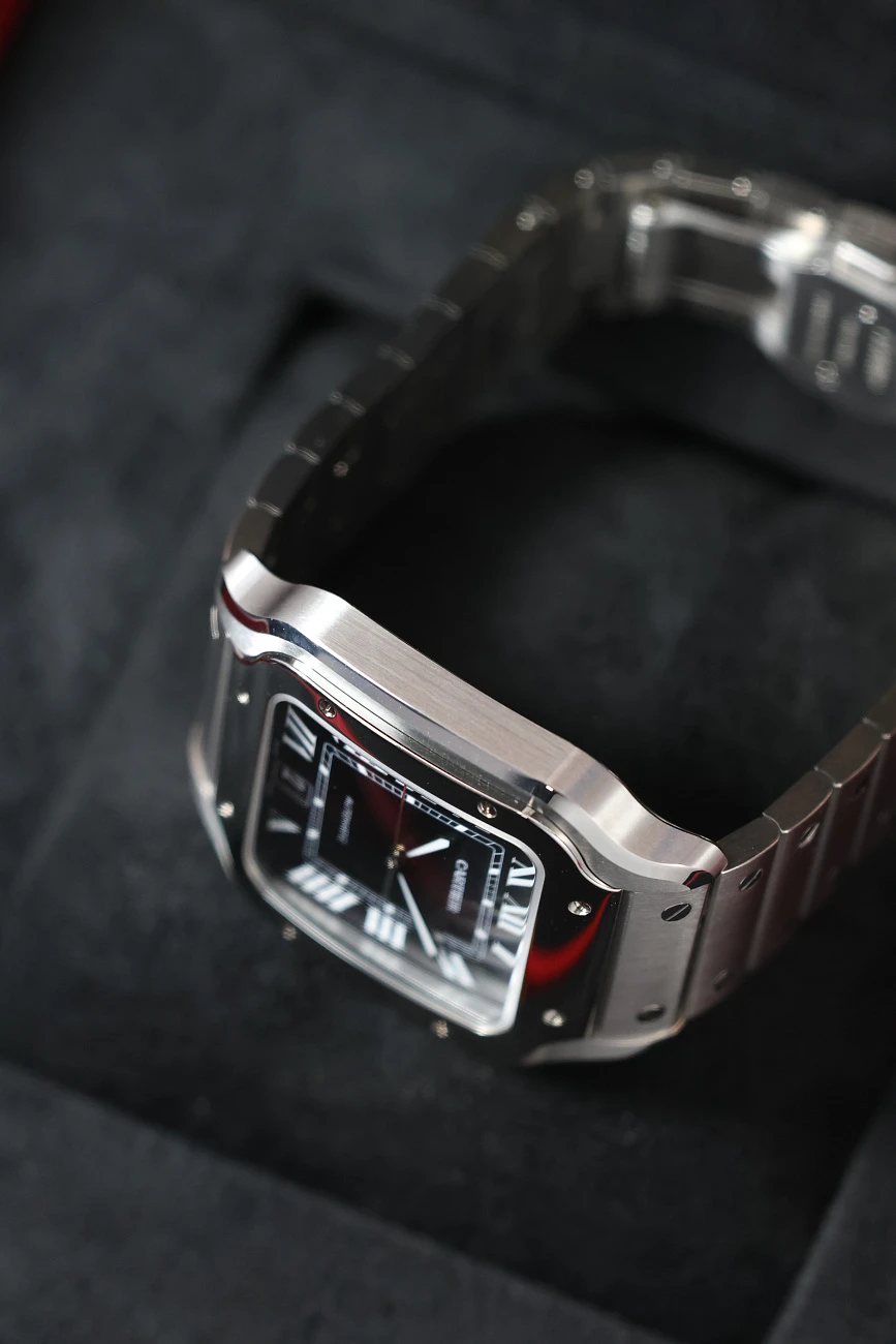 Часы Cartier  Santos De Cartier Large Model Black Dial  WSSA0096