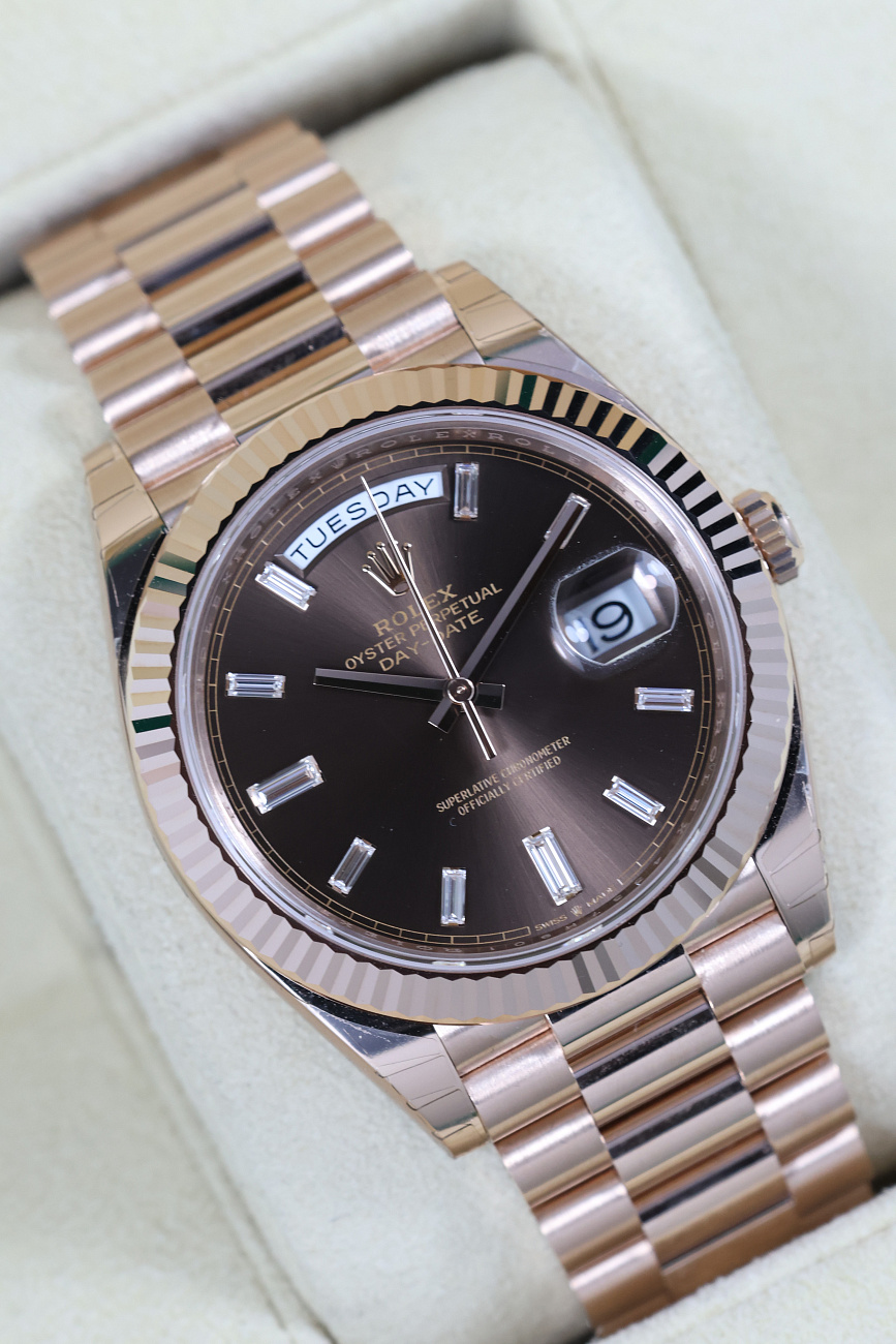 Часы Rolex  Oyster Day-Date 40 Chocolate Dial  228235-0003