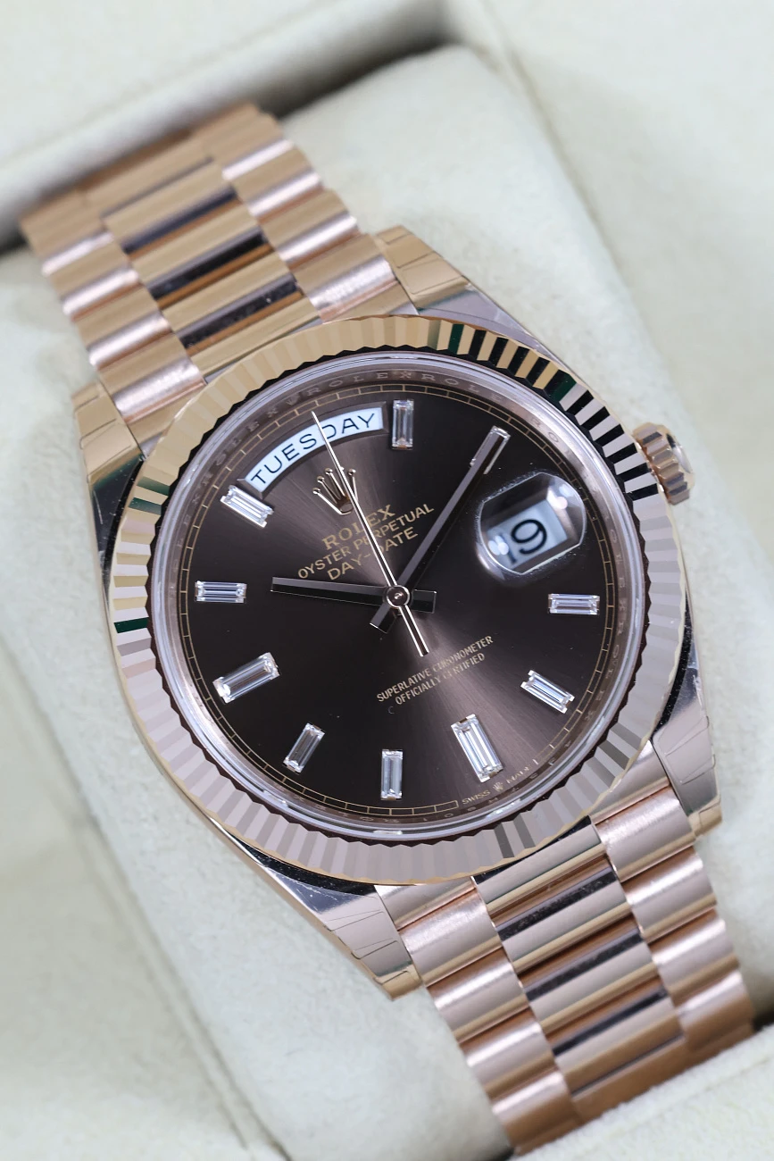 Часы Rolex  Oyster Day-Date 40 Chocolate Dial  228235-0003