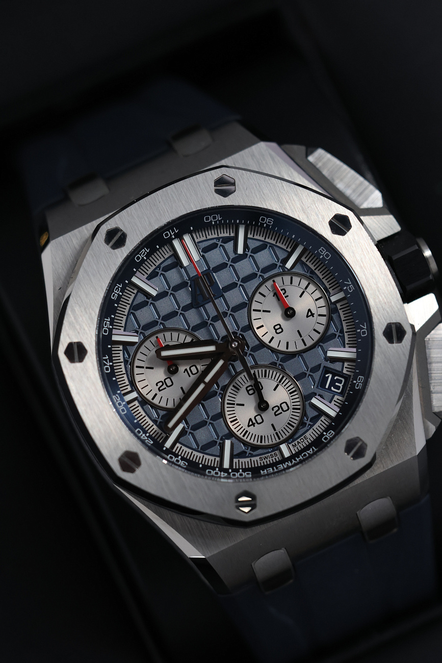 Часы Audemars Piguet  Royal Oak Offshore Selfwinding Chronograph Titanium 43 mm  26420TI.OO.A027CA.01