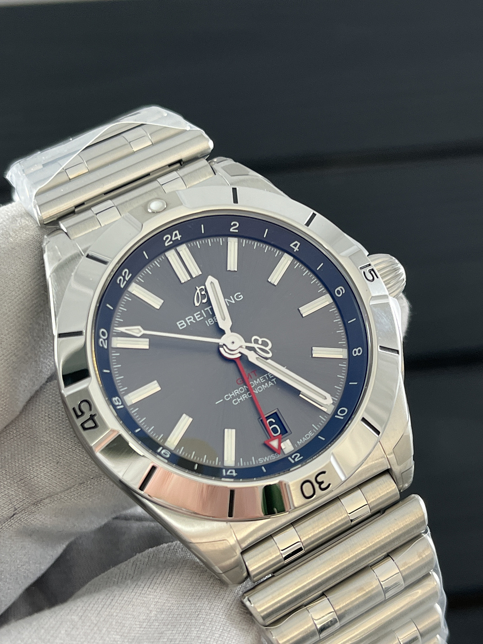 Часы Breitling  Chronomat Automatic Gmt 40Mm  A32398101M1A1