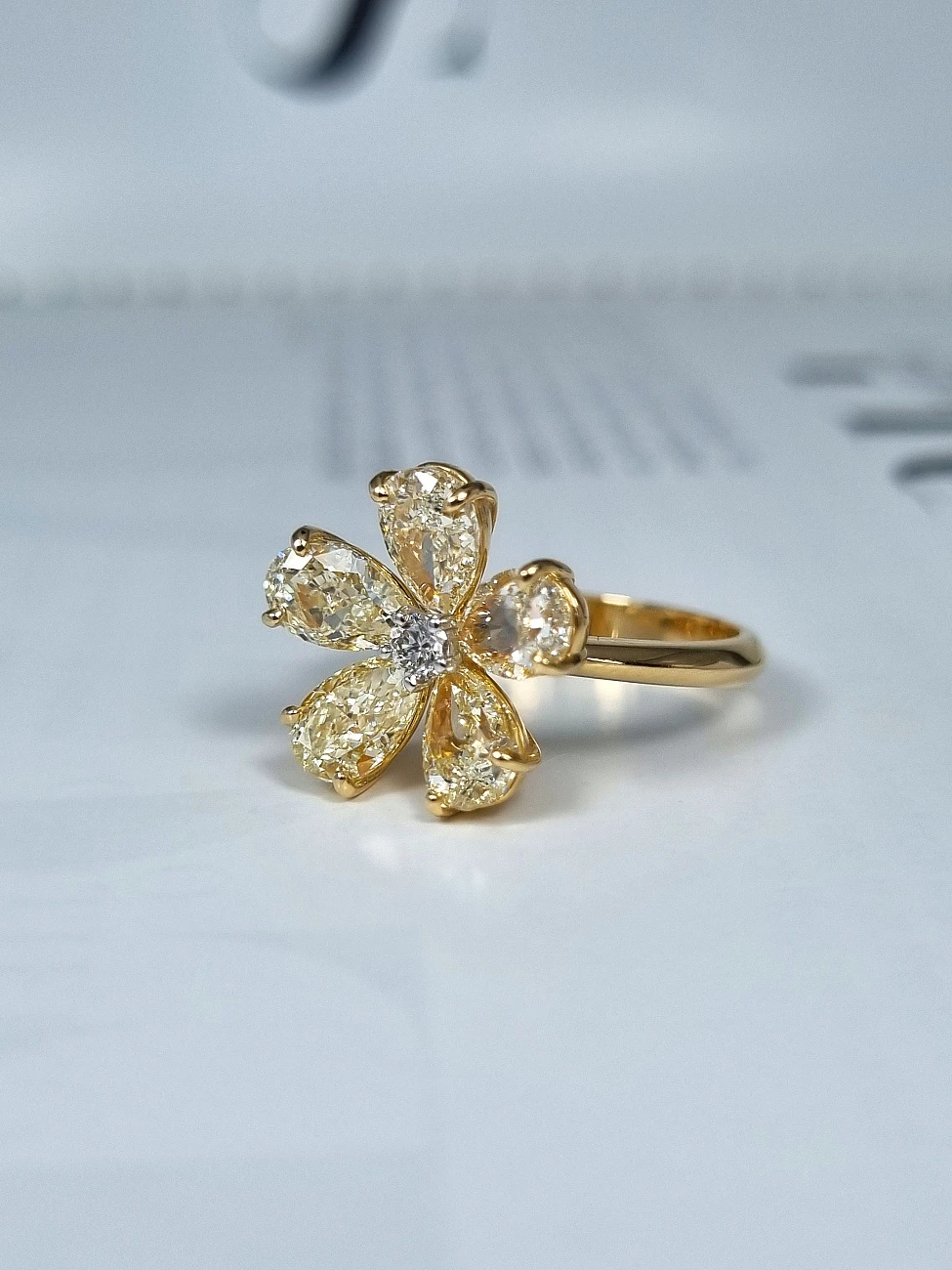 Украшение No Name  Кольцо с бриллиантами 3,74 ct.   