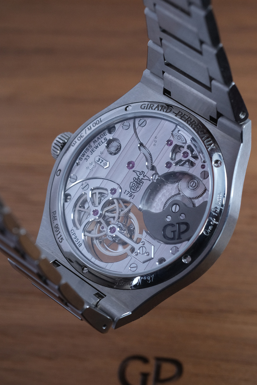 Часы Girard-Perregaux  Laureato Tourbillon Meteorite 43Mm  99105