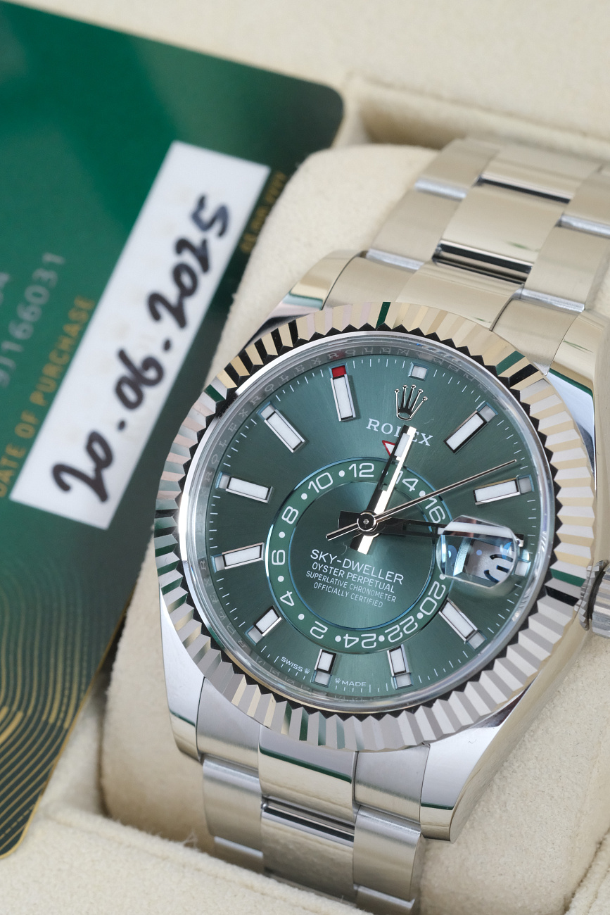 Часы Rolex  Oyster Perpetual Sky-Dweller 336934 Green Dial  336934
