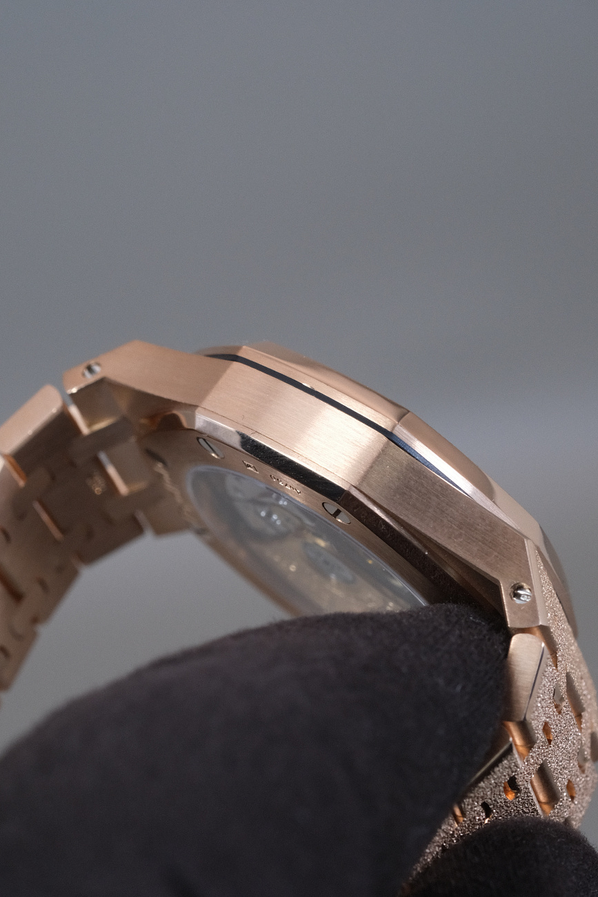 Часы Audemars Piguet  Royal Oak Frosted Rose Gold 37Mm  15454OR.GG.1259OR.03