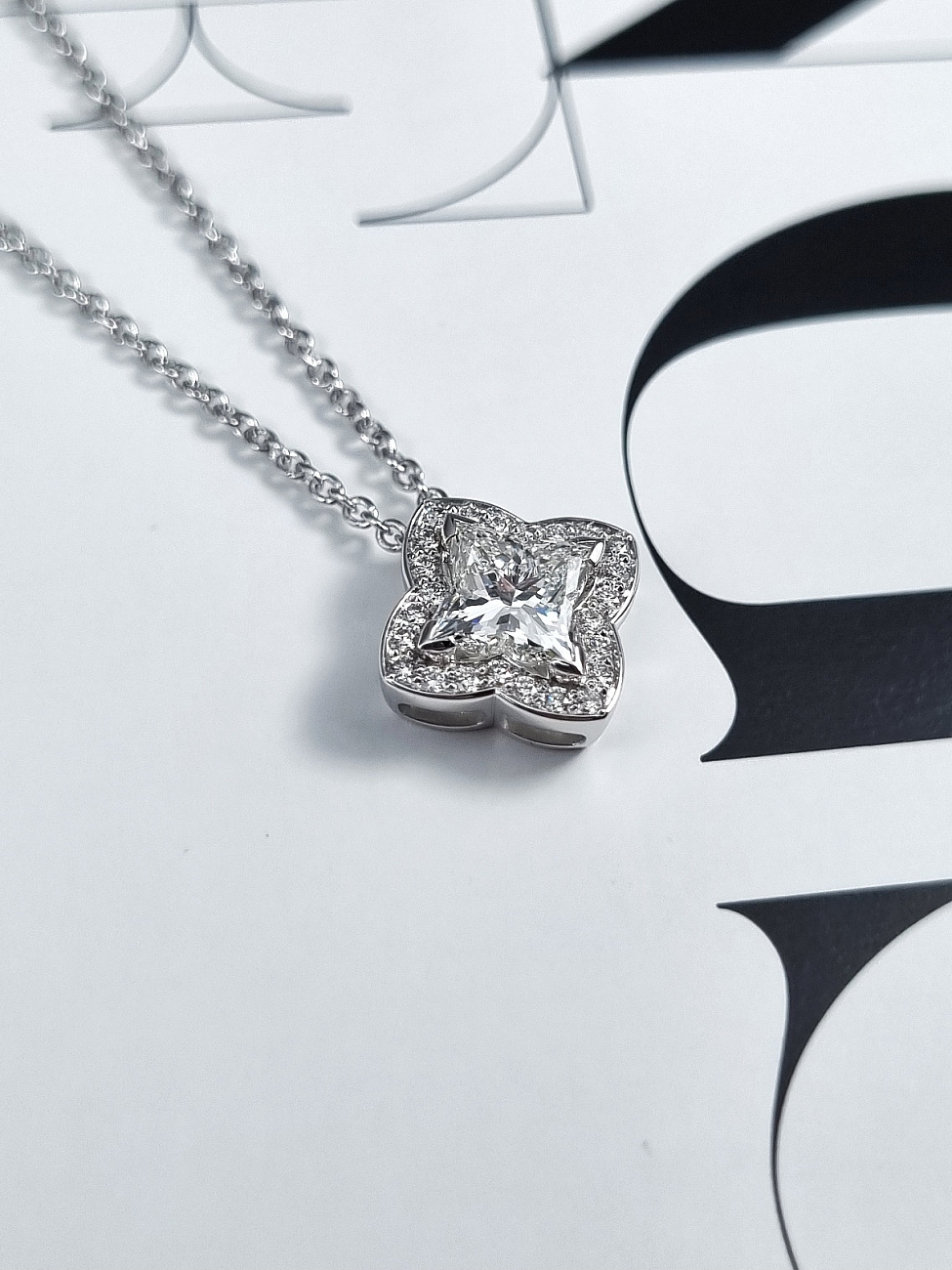 Украшение NO NAME  Подвеска 0,96 ct. H/VVS1 &quot;LV Diamond&quot; (Star cut)   