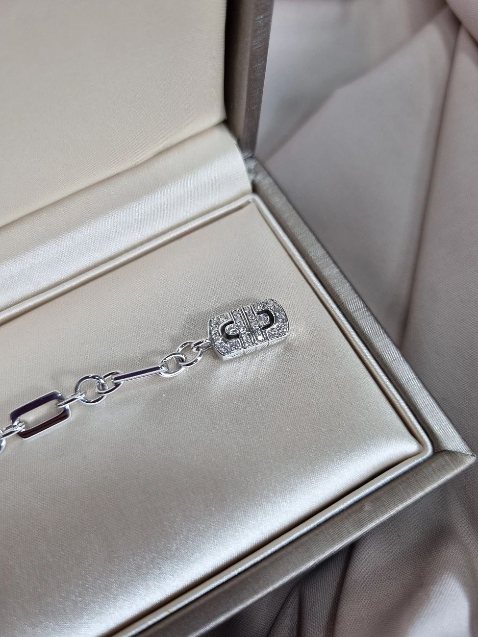 Украшение Bvlgari  Parentesi Diamond Bracelet   