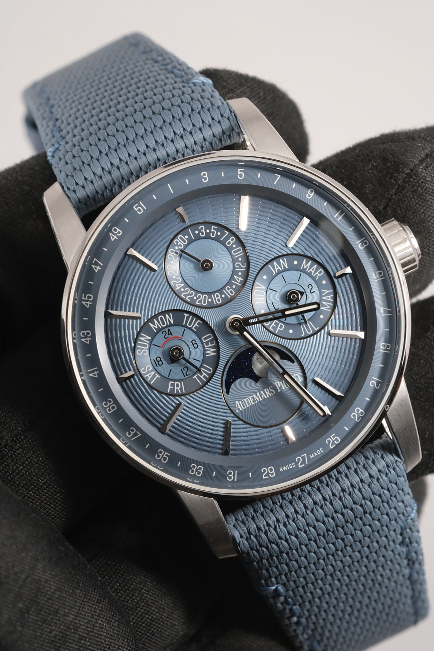 Часы Audemars Piguet  Code 11.59 Perpetual Calendar White Gold Smoke Blue Dial  26494BC.OO.D350KB.01