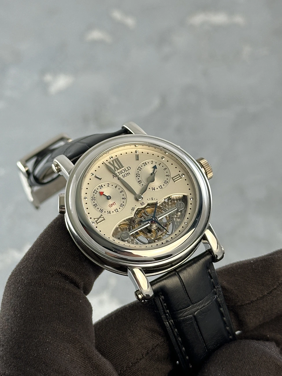 Часы Arnold &amp; Son  Tourbillon 3 Time Zone Gmt Limited 10Pc  1T1AW.S01A.C01B
