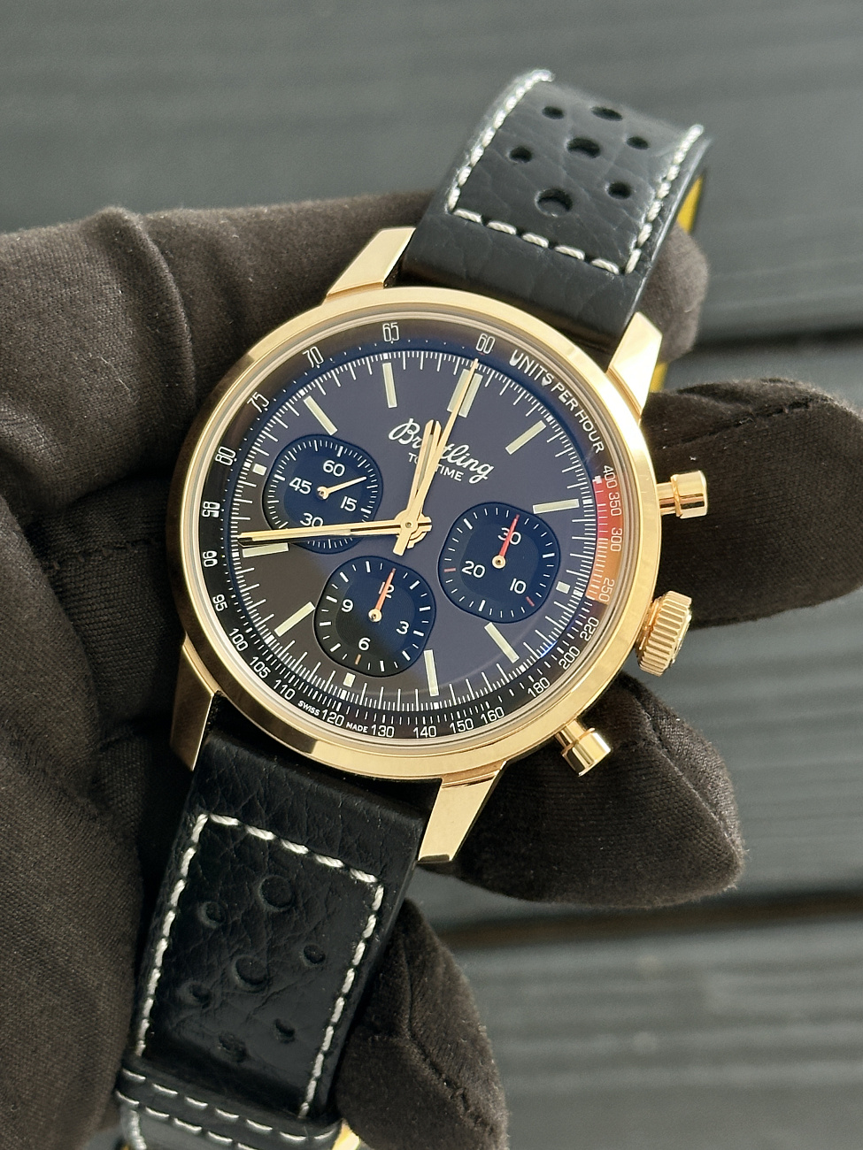 Часы Breitling  Top Time B01 Rose Gold  RB01761A1Q1X1