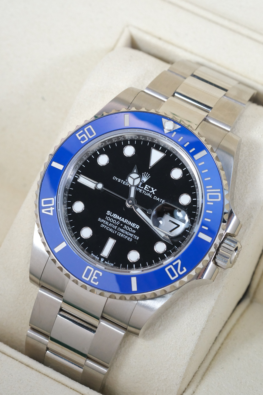 Часы Rolex  Oyster Perpetual White Gold Submariner Date  126619LB