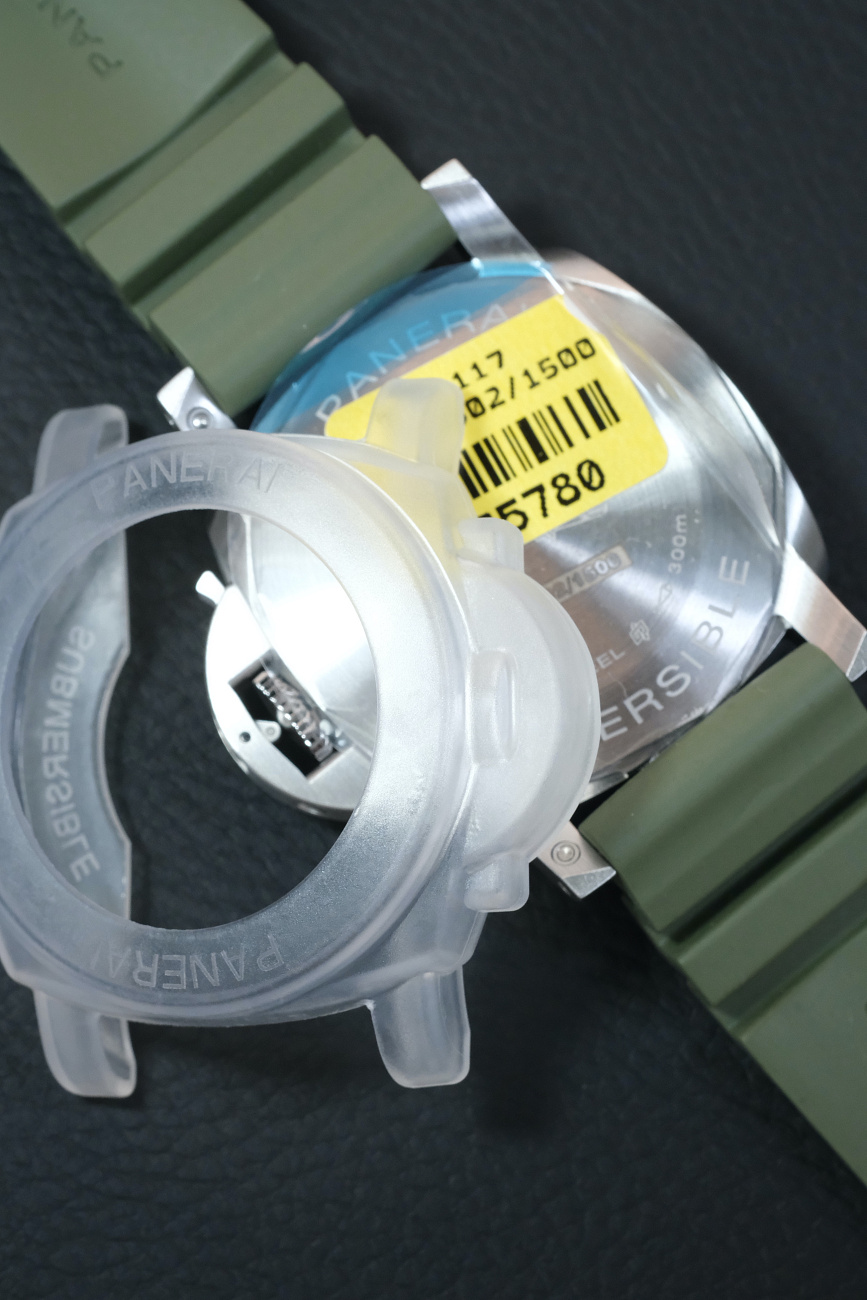 Часы Panerai  Submersible Quarantaquattro 44 Mm White Dial  PAM01595