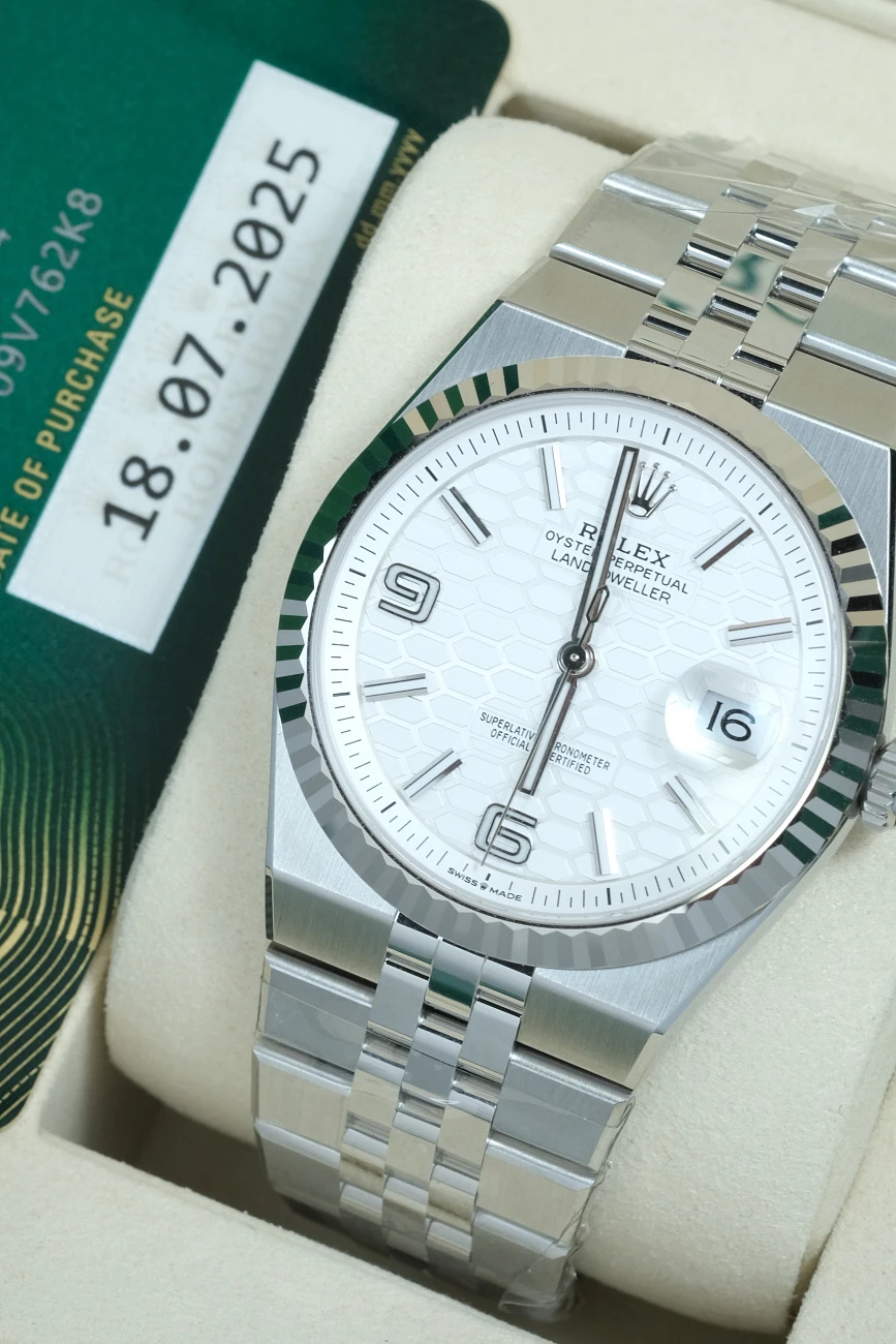 Часы Rolex  Land Dweller 40  127334