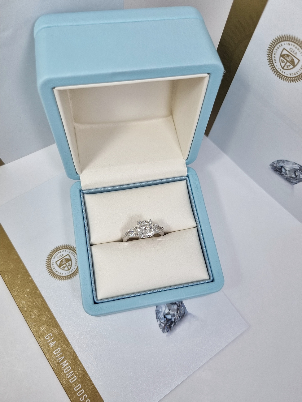 Украшение NO NAME  Кольцо С Бриллиантом 2,24 Ct. G/Vs2   