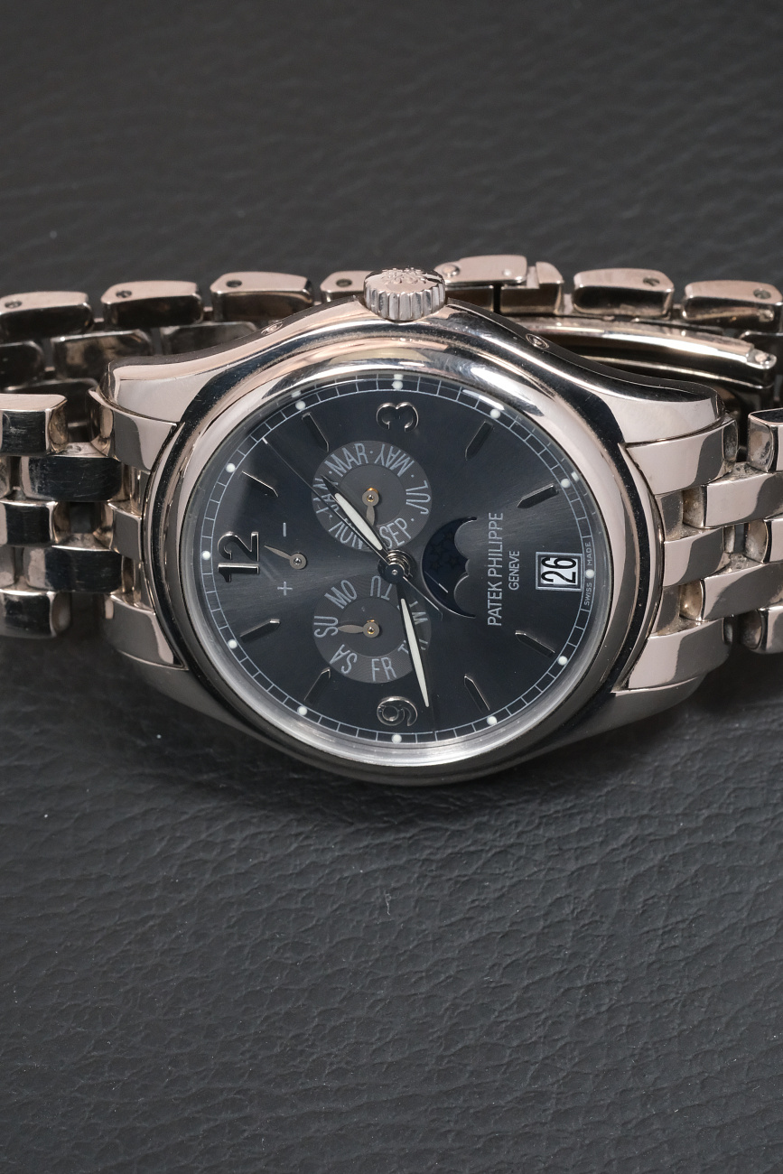 Часы Patek Philippe  Complications White Gold Annual Calendar  5146/1G-010
