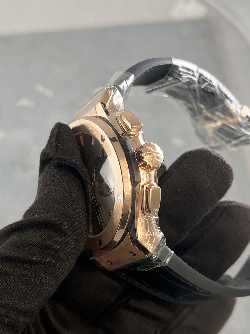 Часы Hublot  Classic Fusion Chronograph King Gold Opalin 42Mm  541.OX.2610.LR