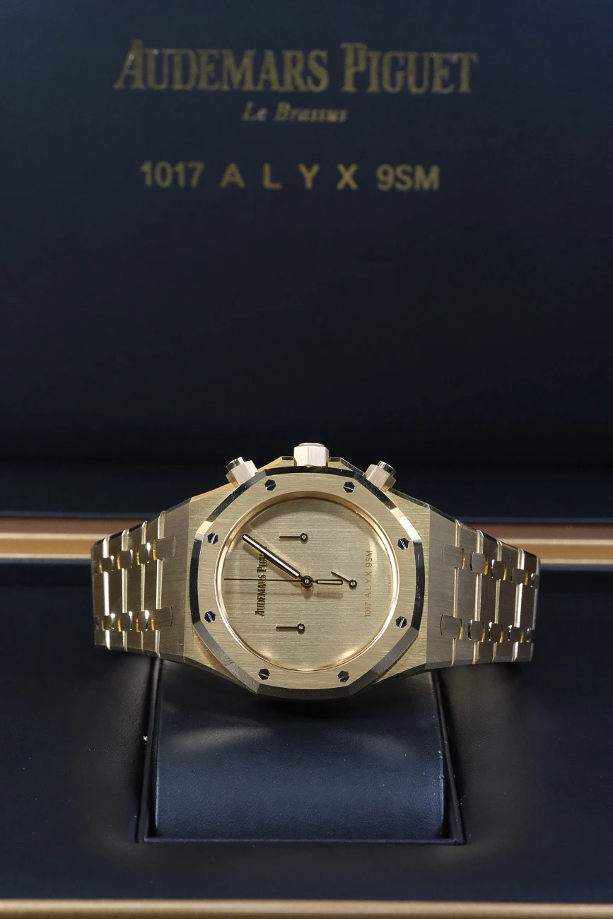 Часы Audemars Piguet  Royal Oak Chronograph 1017 Alyx 9Sm By Matthew Williams  26240BA.OO.1320BA.01