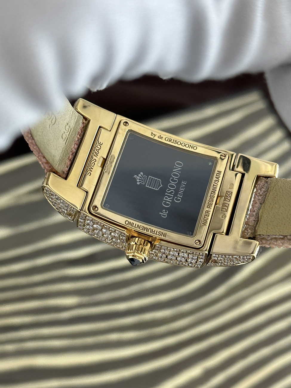 Часы De Grisogono  Instrumentino Custom Diamonds  017001