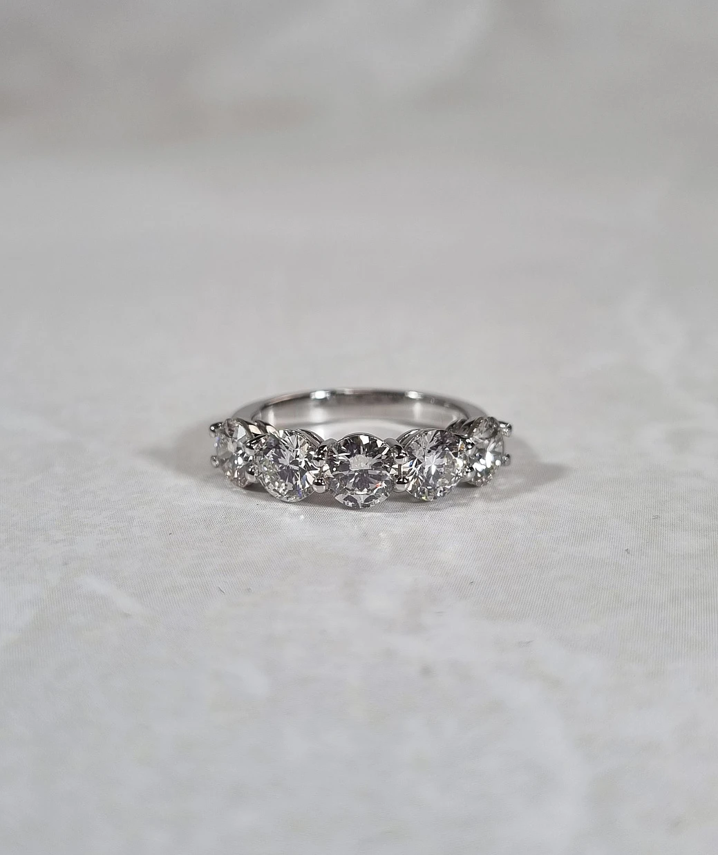 Украшение No Name  Кольцо с бриллиантами 2,49 ct.   